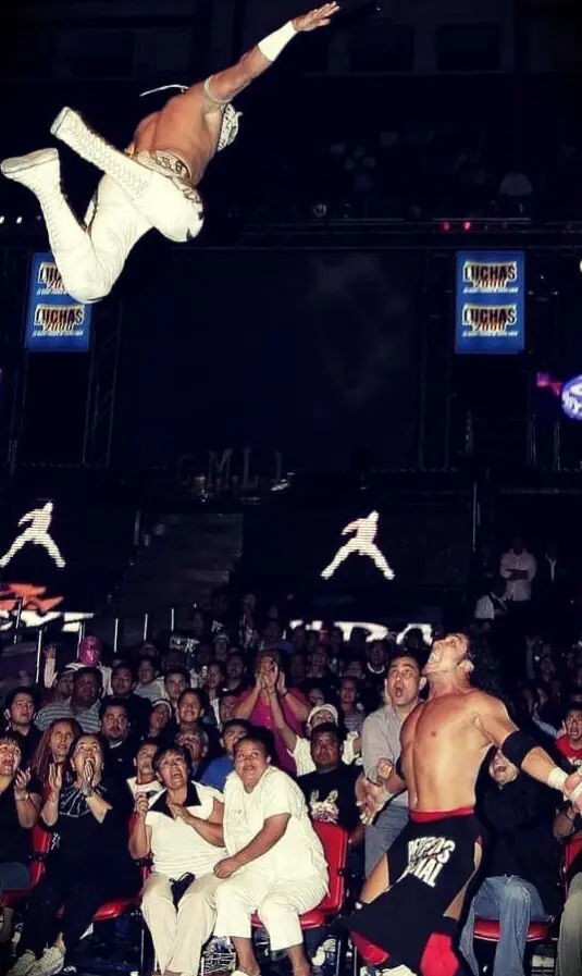 beautiful flying jump in lucha libre